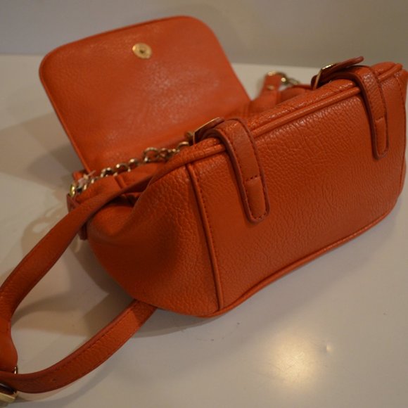 BCBG Paris Orange Gold Shoulder Crossbody Purse Small Soft Faux Leather 10.5'x8' - Picture 5 of 8